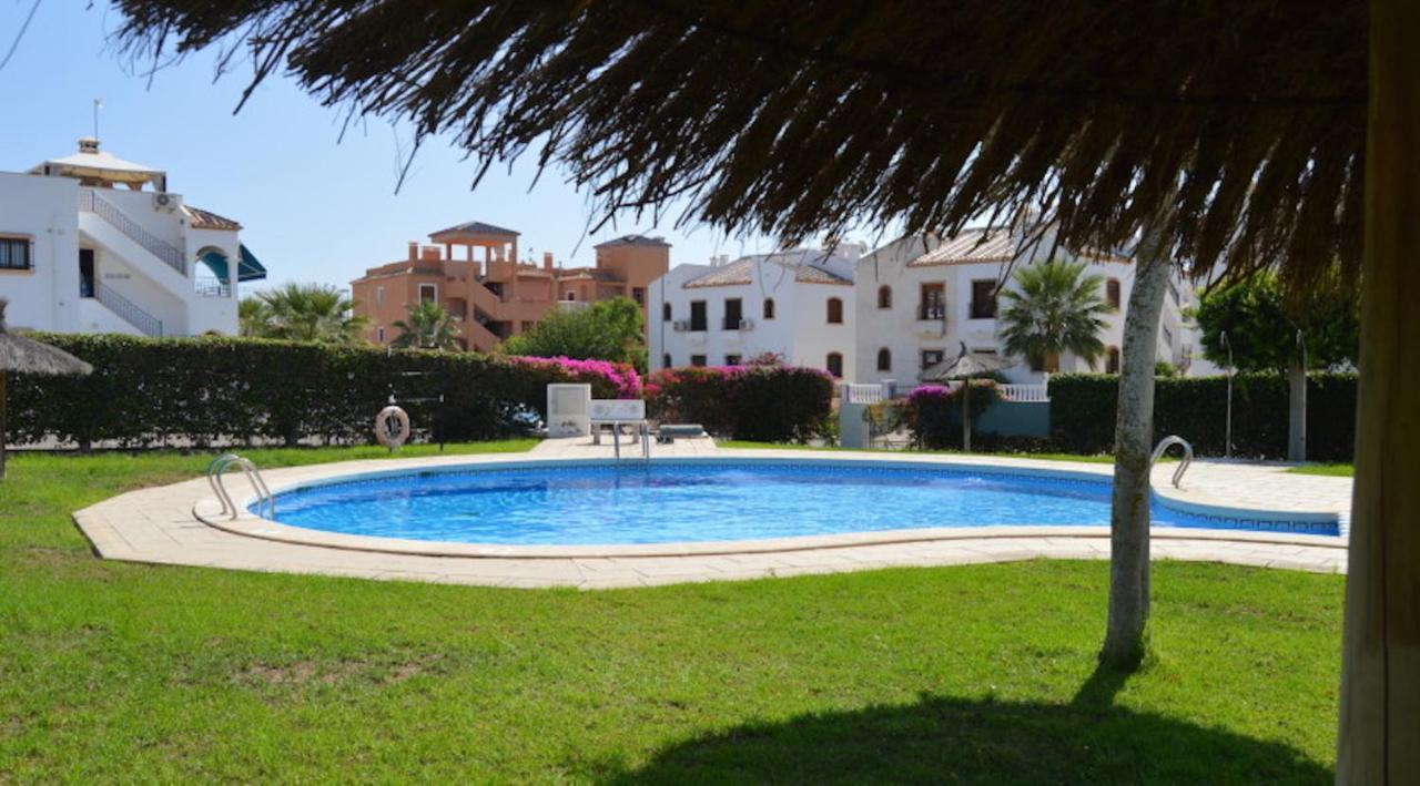 Villamartin, Lovely 2 Bed House, Short Walk To The Plaza. Ориуэла Экстерьер фото